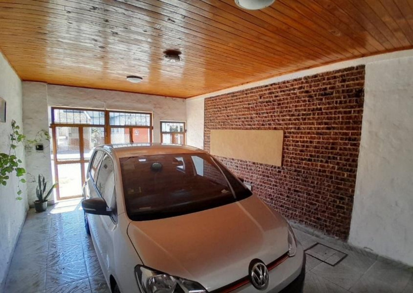 Casa 3 Ambientes con Departamento 2 Ambientes + Departamento 2 Ambientes Independiente - Ideal para Inversion o Familia Grande