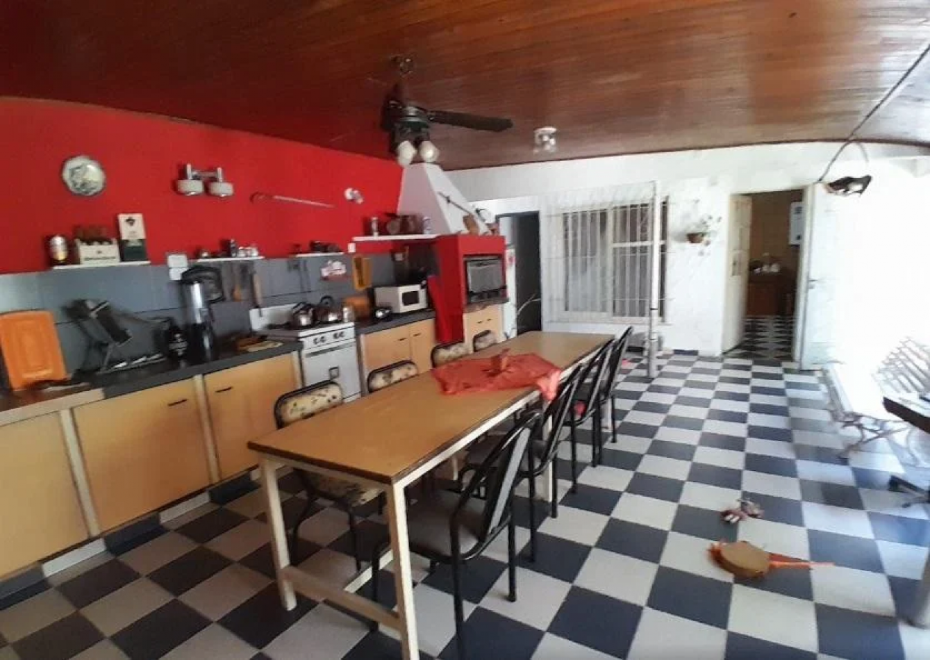 Casa 3 Ambientes con Departamento 2 Ambientes + Departamento 2 Ambientes Independiente - Ideal para Inversion o Familia Grande