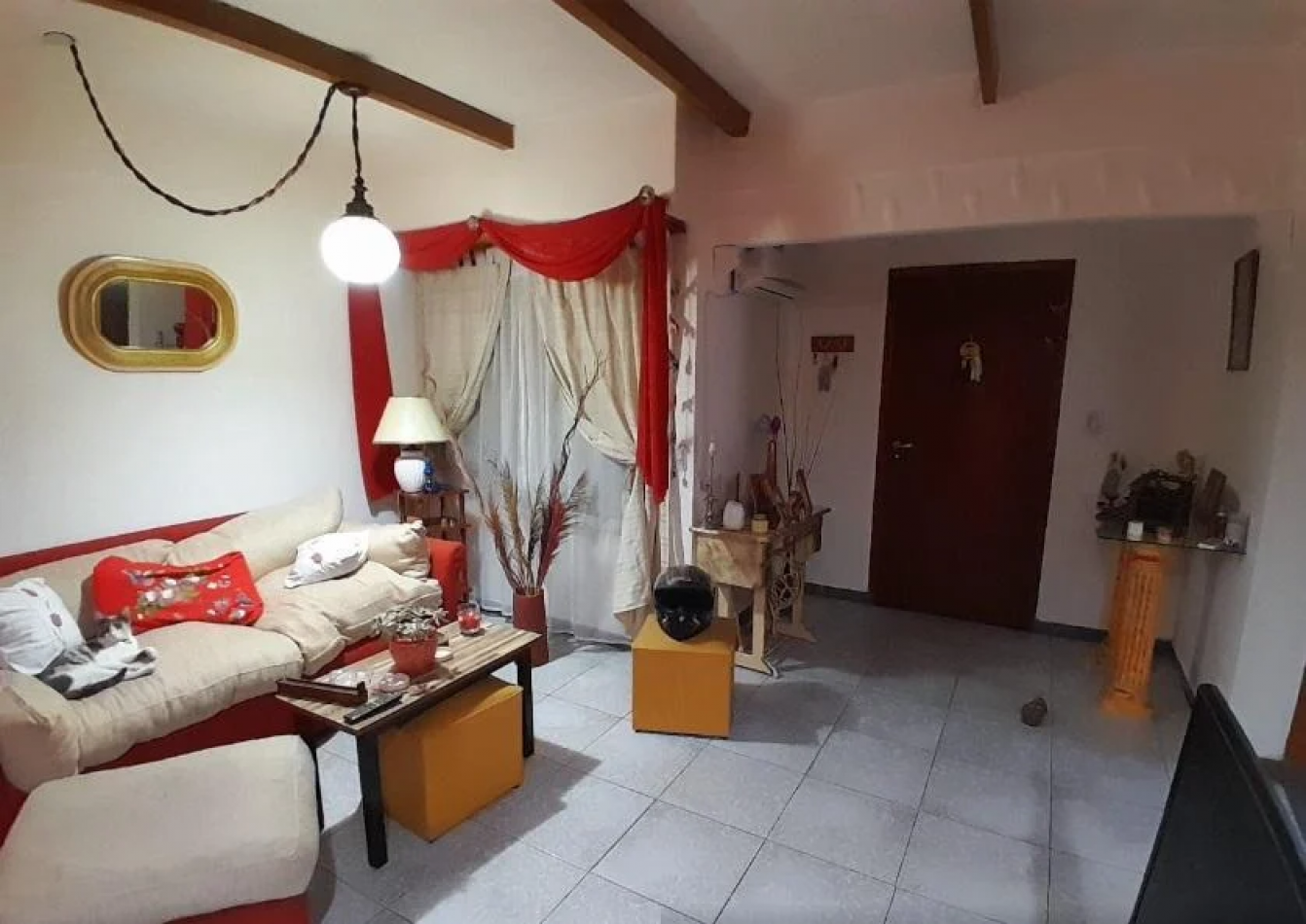 Casa 3 Ambientes con Departamento 2 Ambientes + Departamento 2 Ambientes Independiente - Ideal para Inversion o Familia Grande