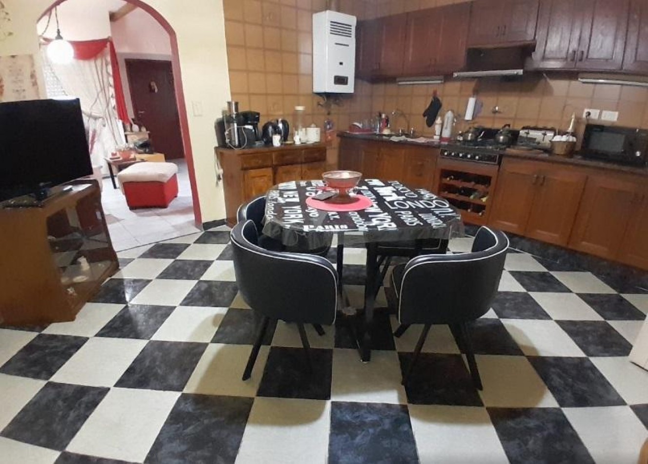 Casa 3 Ambientes con Departamento 2 Ambientes + Departamento 2 Ambientes Independiente - Ideal para Inversion o Familia Grande