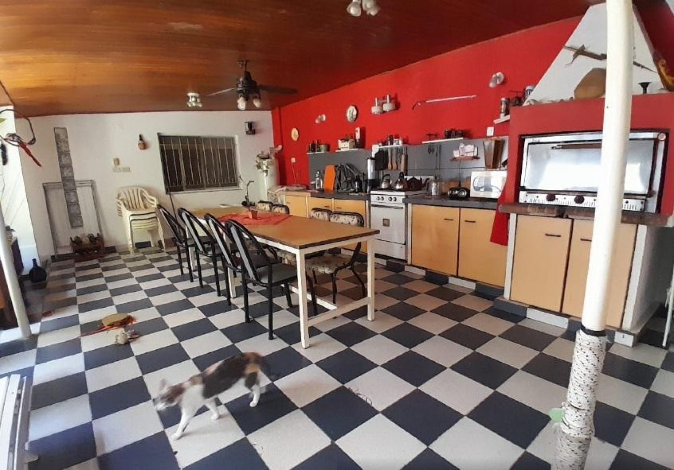 Casa 3 Ambientes con Departamento 2 Ambientes + Departamento 2 Ambientes Independiente - Ideal para Inversion o Familia Grande