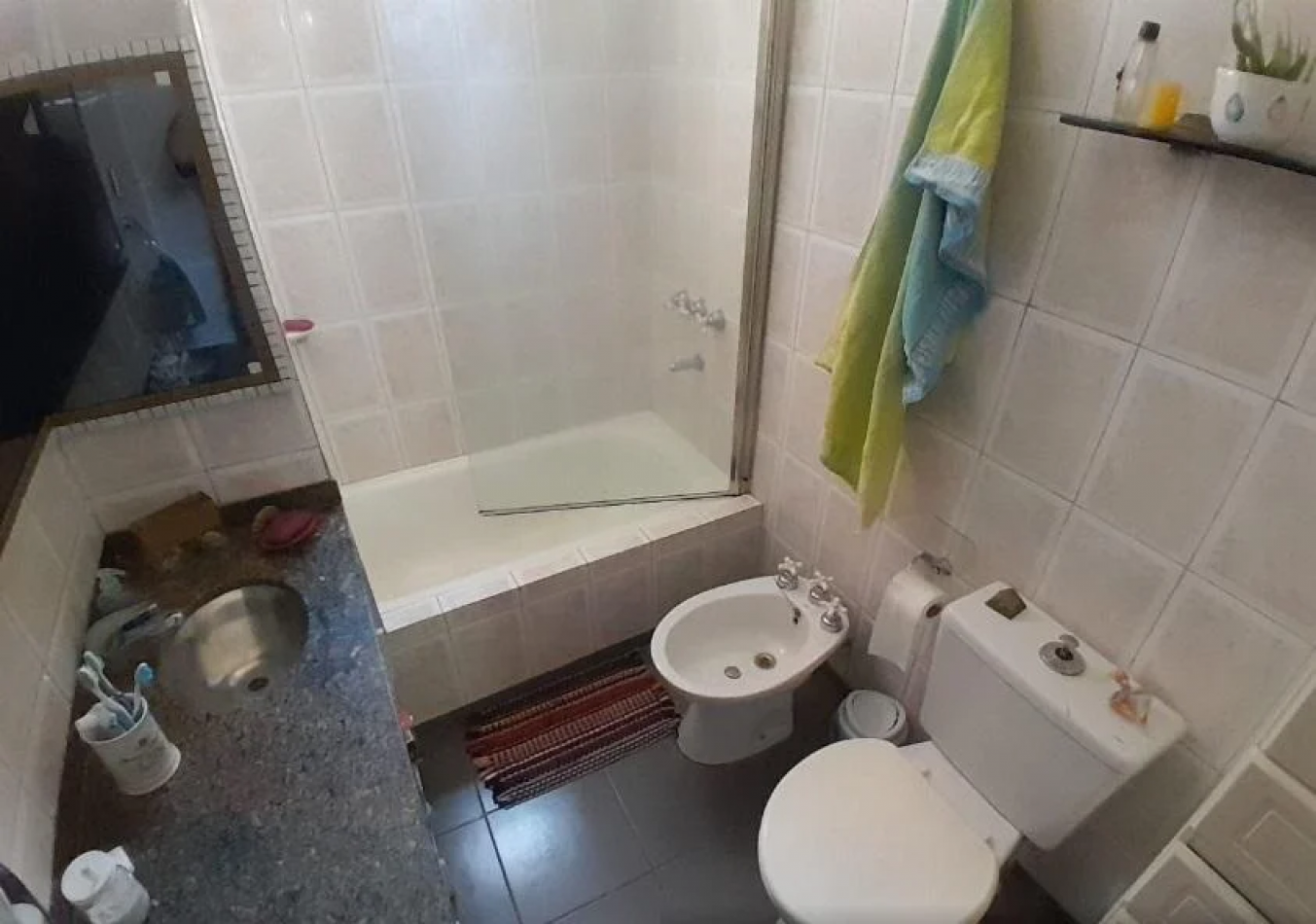 Casa 3 Ambientes con Departamento 2 Ambientes + Departamento 2 Ambientes Independiente - Ideal para Inversion o Familia Grande