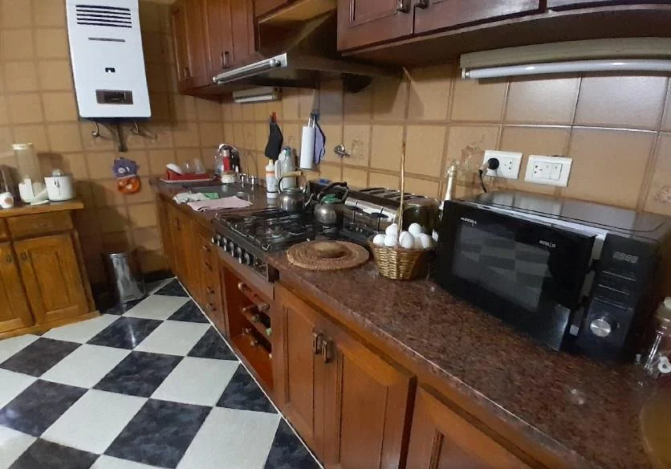 Casa 3 Ambientes con Departamento 2 Ambientes + Departamento 2 Ambientes Independiente - Ideal para Inversion o Familia Grande