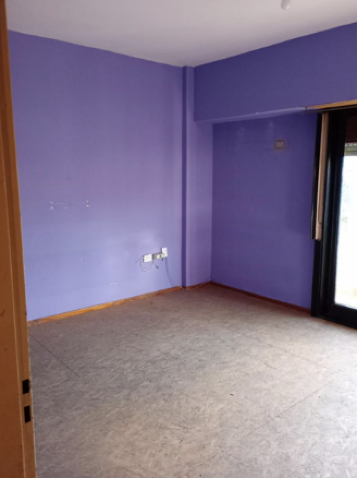 Casa de 5 Ambientes en Venta - Muy Buena Ubicacion en Villa Luzuriaga
