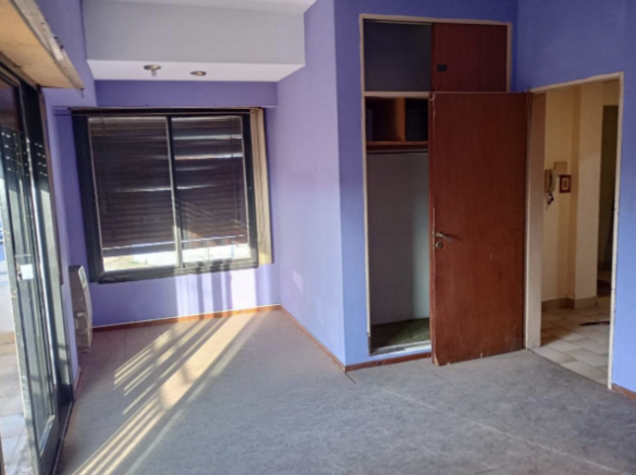 Casa de 5 Ambientes en Venta - Muy Buena Ubicacion en Villa Luzuriaga