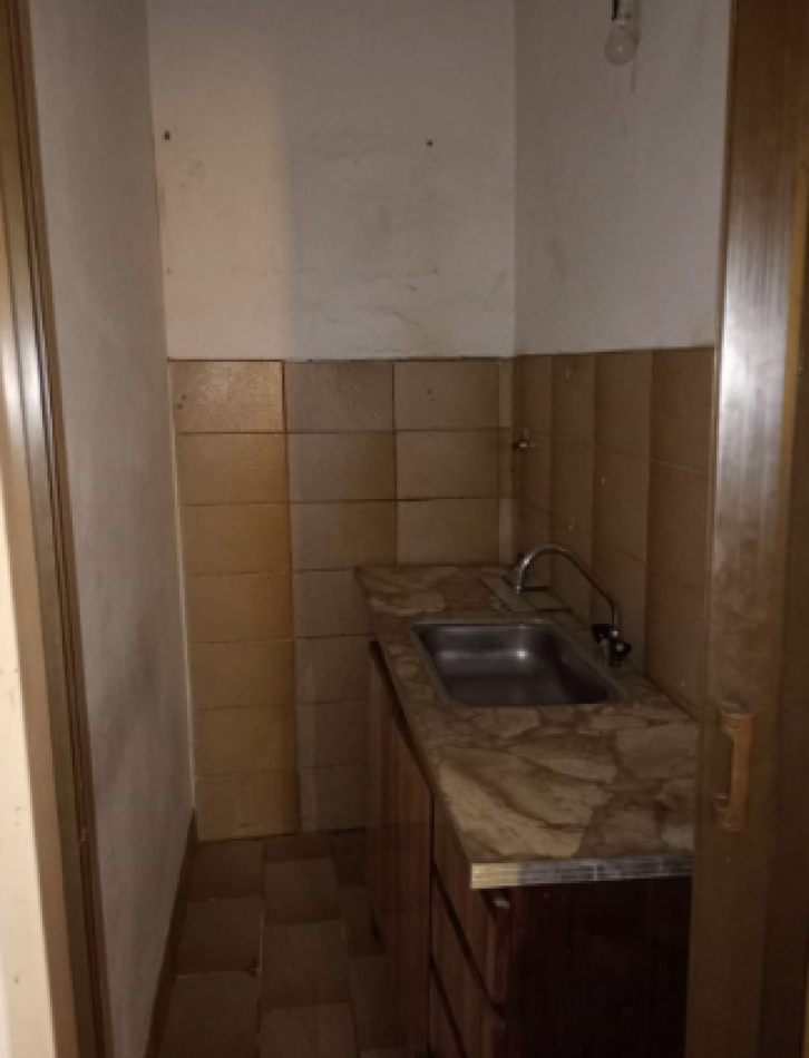 Casa de 5 Ambientes en Venta - Muy Buena Ubicacion en Villa Luzuriaga