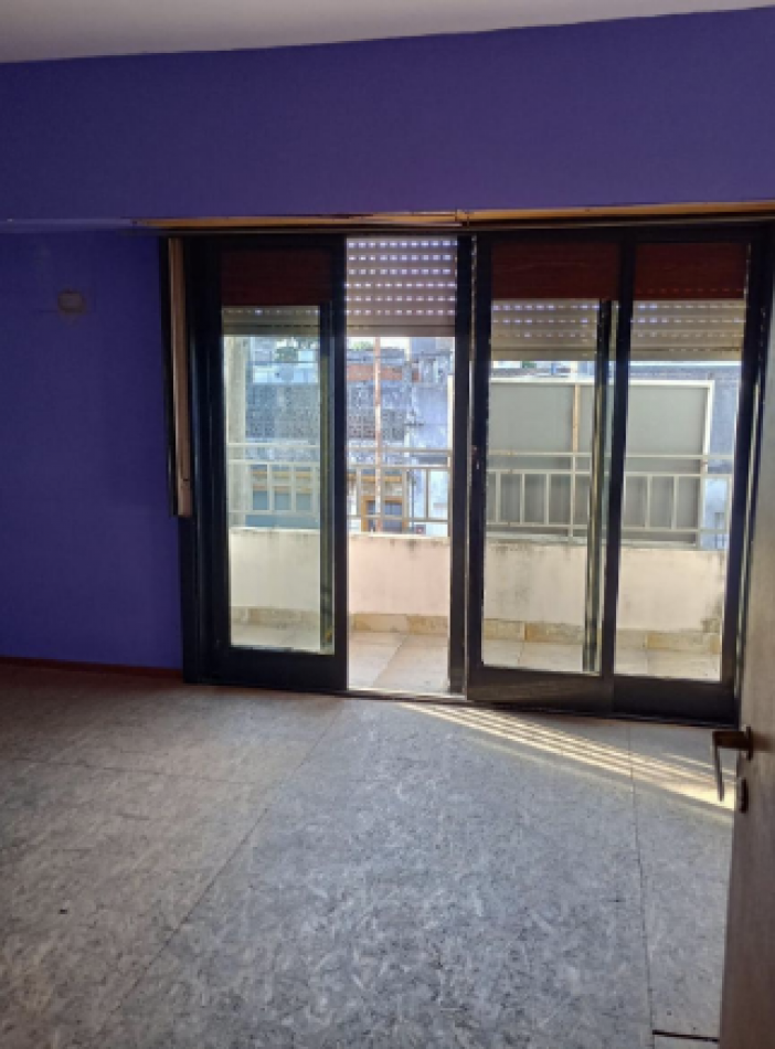 Casa de 5 Ambientes en Venta - Muy Buena Ubicacion en Villa Luzuriaga