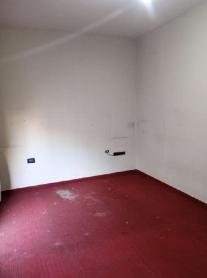 Casa de 5 Ambientes en Venta - Muy Buena Ubicacion en Villa Luzuriaga