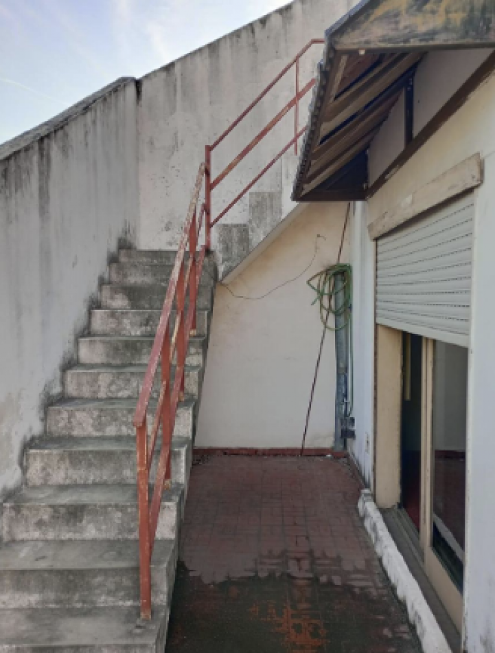 Casa de 5 Ambientes en Venta - Muy Buena Ubicacion en Villa Luzuriaga