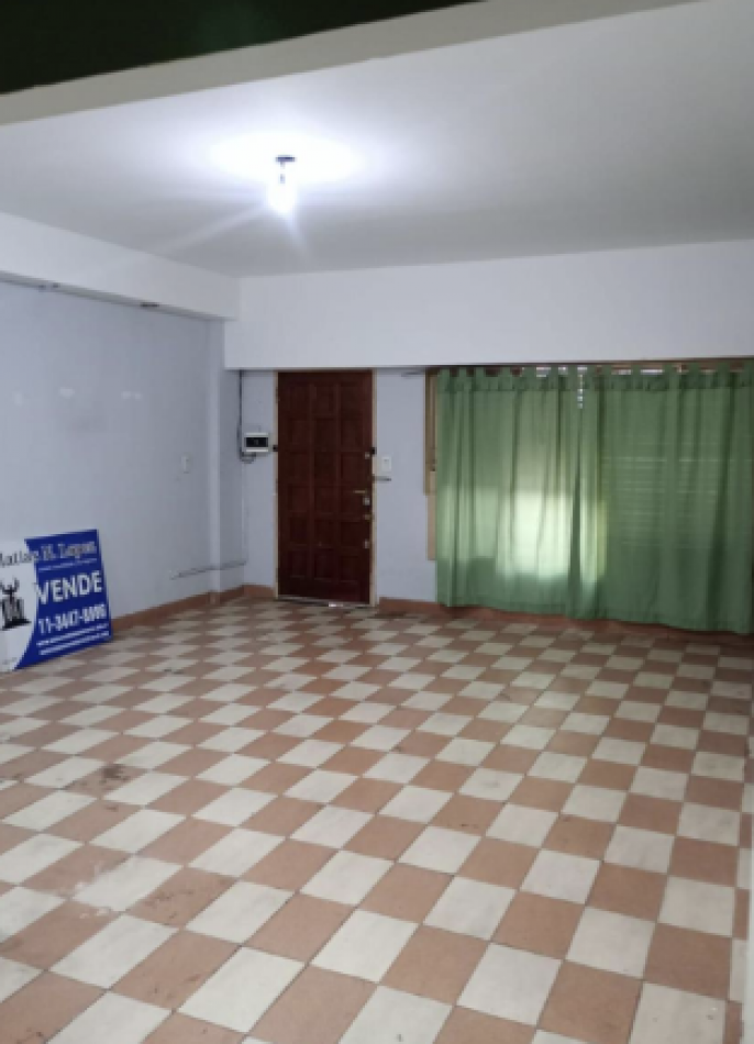 Casa de 5 Ambientes en Venta - Muy Buena Ubicacion en Villa Luzuriaga