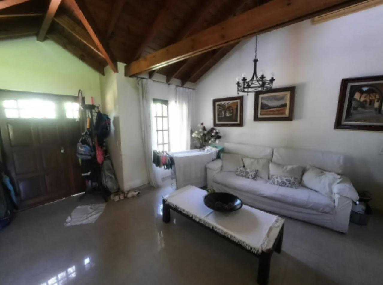 Casa en Venta en San Carlos Country - Entorno Natural y Seguridad Privada