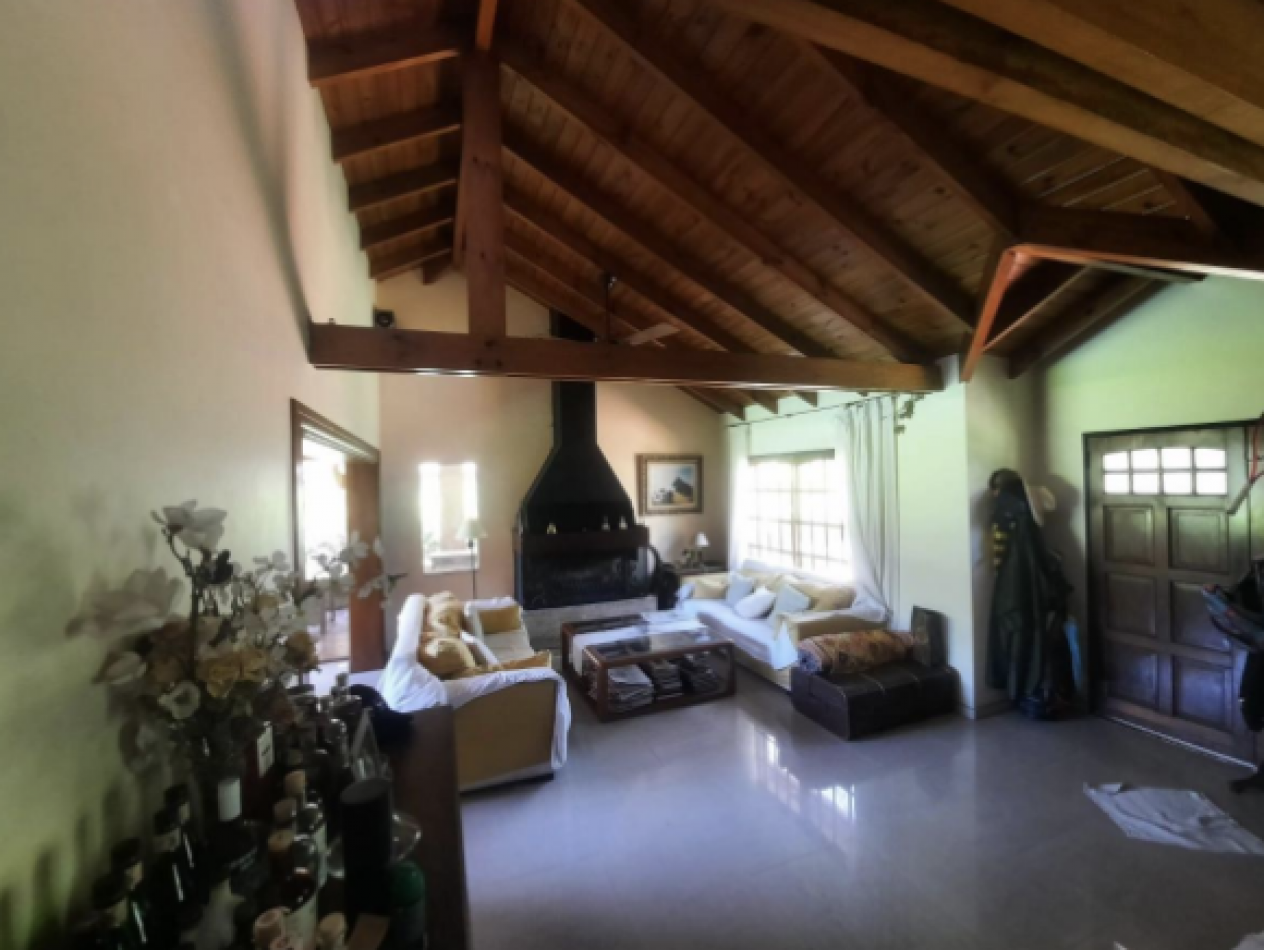 Casa en Venta en San Carlos Country - Entorno Natural y Seguridad Privada