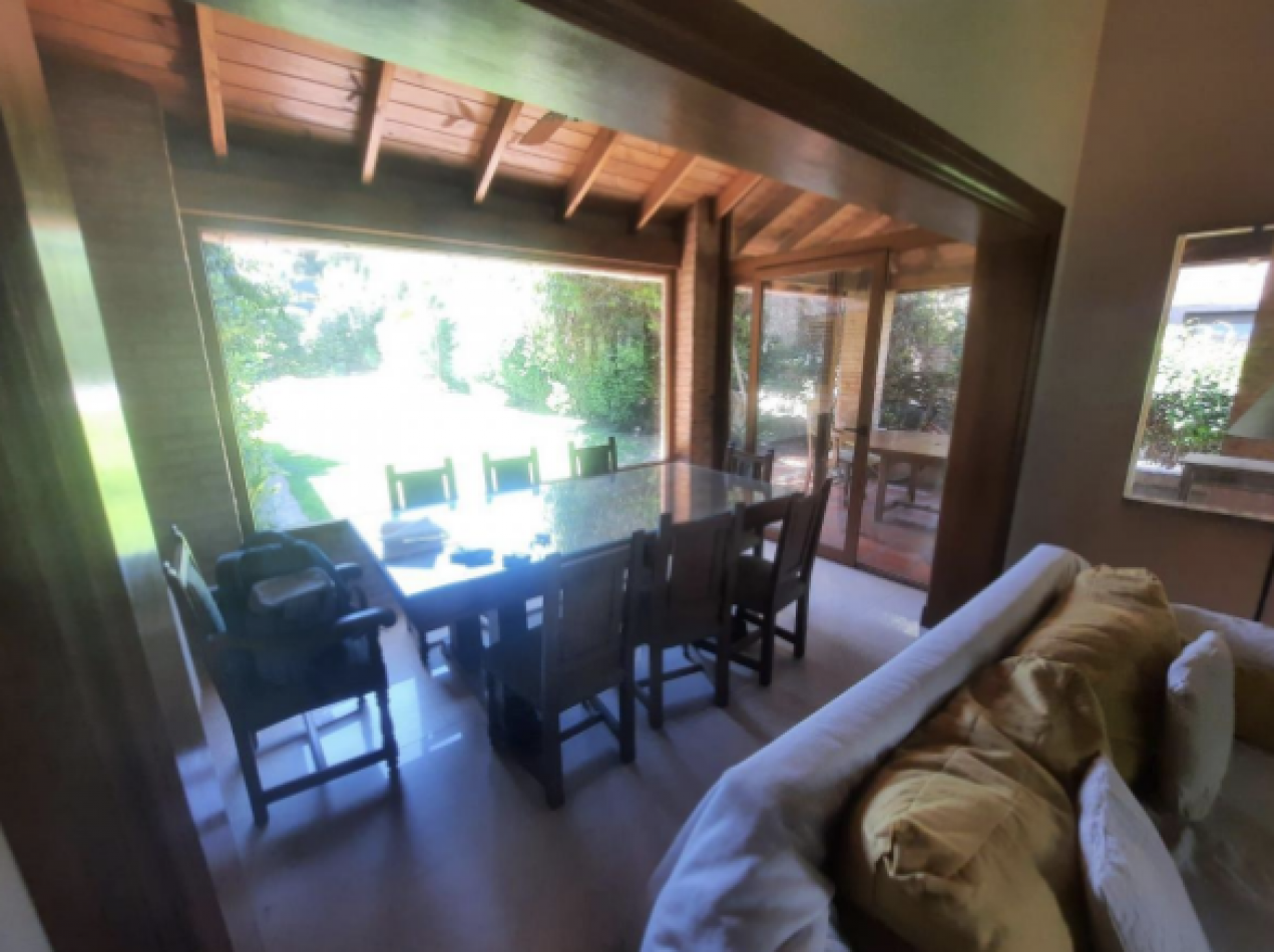 Casa en Venta en San Carlos Country - Entorno Natural y Seguridad Privada
