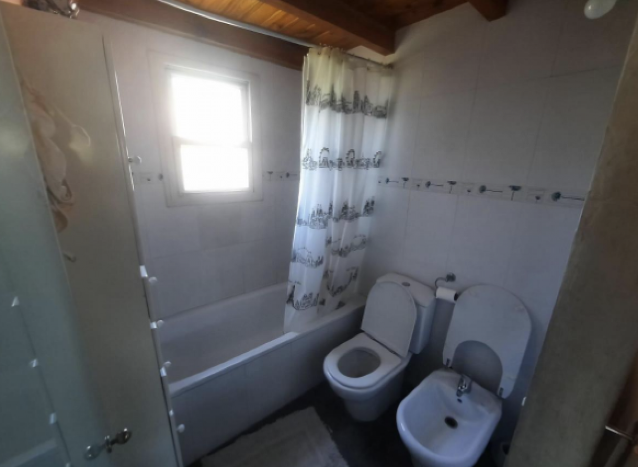 Casa en Venta en San Carlos Country - Entorno Natural y Seguridad Privada