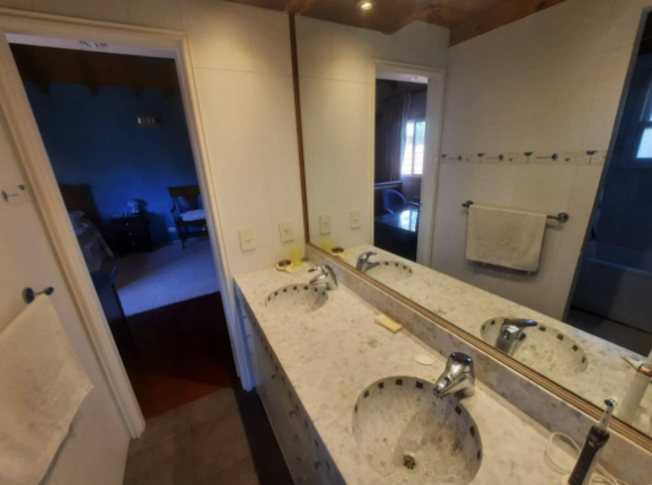 Casa en Venta en San Carlos Country - Entorno Natural y Seguridad Privada