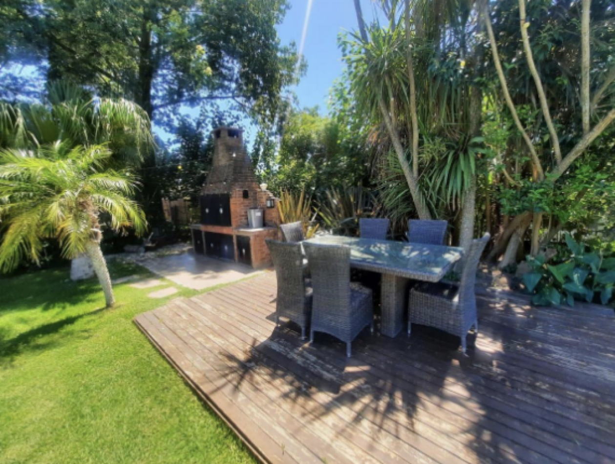 Casa en Venta en San Carlos Country - Entorno Natural y Seguridad Privada