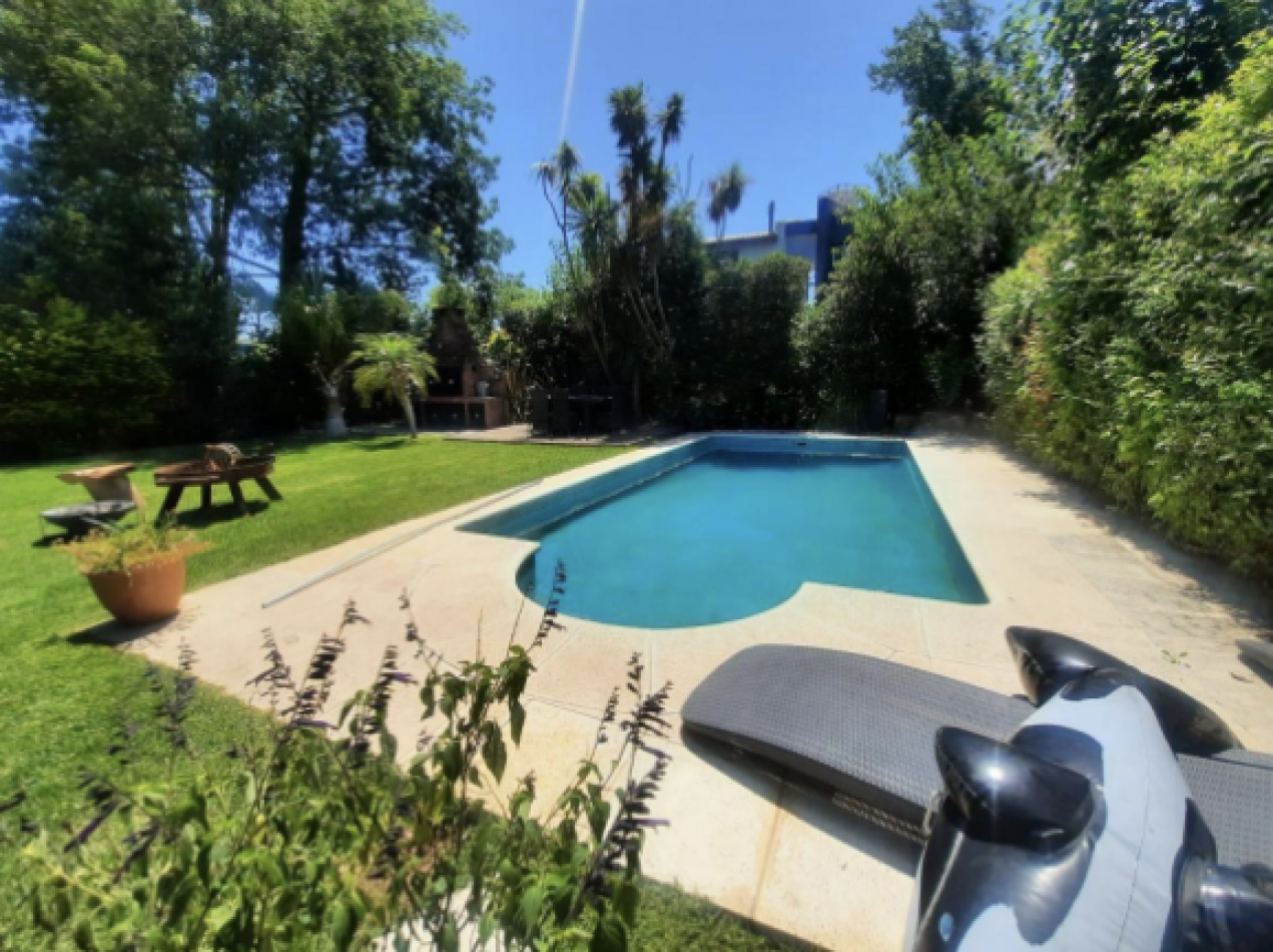 Casa en Venta en San Carlos Country - Entorno Natural y Seguridad Privada