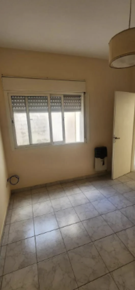 PH 2 Ambientes en Planta Baja - Dos Patios y Muy Buena Ubicacion en Velez Sarsfield