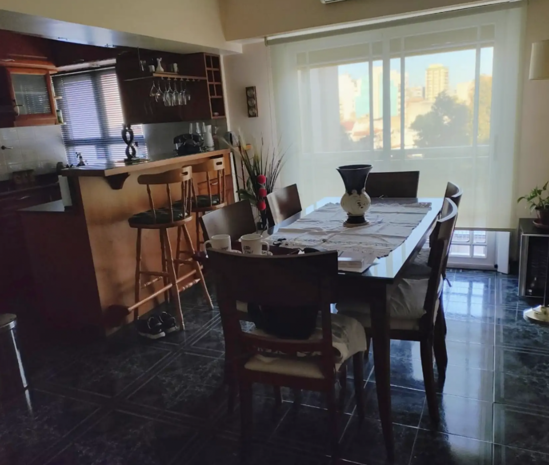 Departamento 4 Ambientes al Frente - Amplio y Luminoso, Excelente Oportunidad para Vivir o Invertir