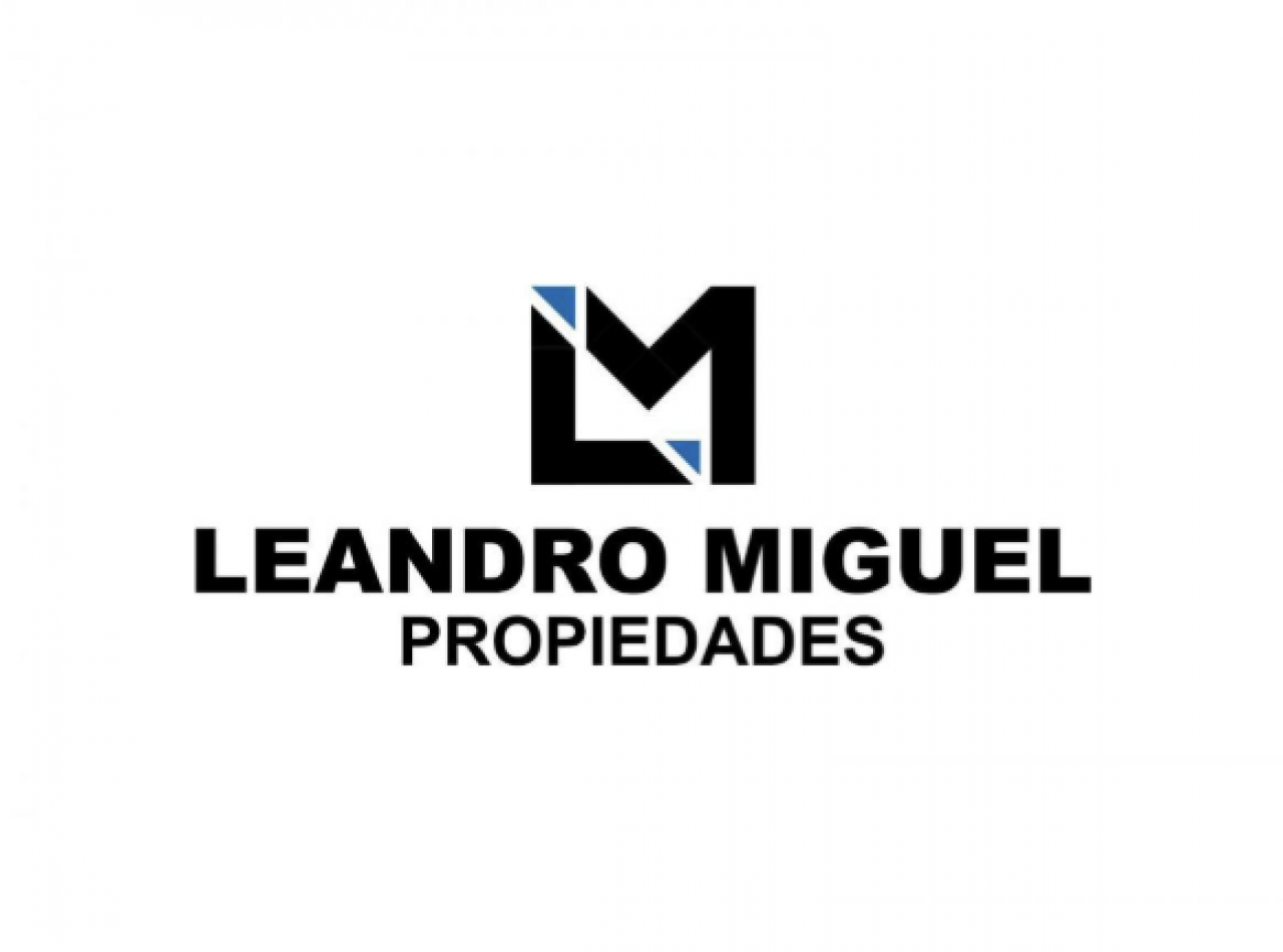 Deposito en Venta de 150 m² en Lomas del Mirador - Ideal para Inversion o Desarrollo Comercial