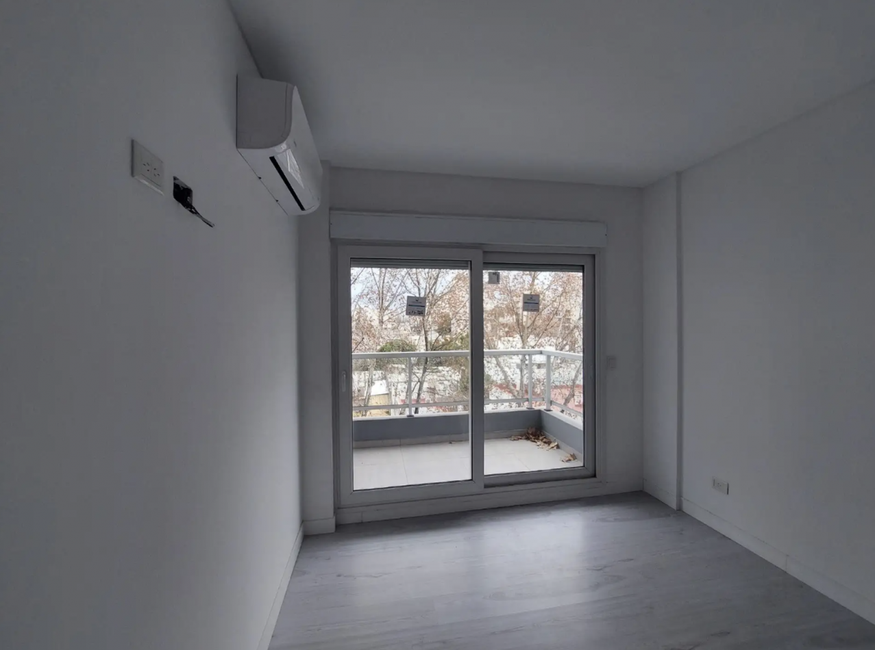 Depto de 4 Amb -Balcon, Cochera y Baulera - Villa Luro