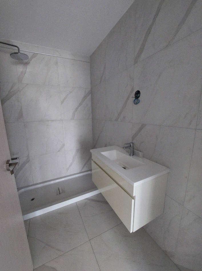 Depto de 4 Amb -Balcon, Cochera y Baulera - Villa Luro