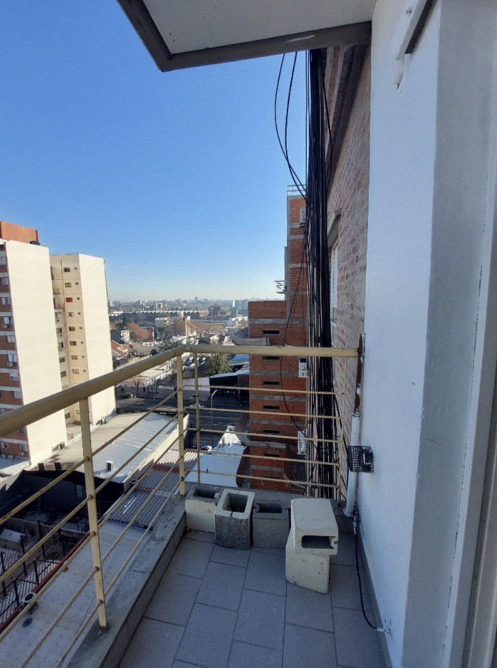 DEPTO 3 AMB CONTRAFRENTE CON BALCON - VILLA LURO