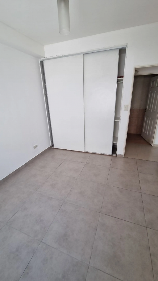 DEPARTAMENTO 2 AMBIENTES CON PATIO Y RENTA LINIERS