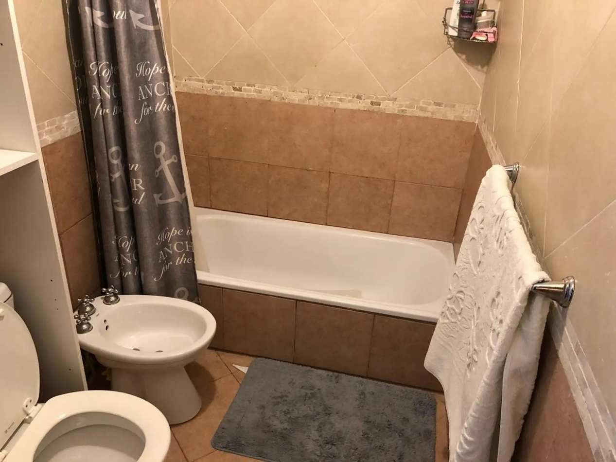 DEPARTAMENTO 2 AMBIENTES CON PATIO Y RENTA LINIERS