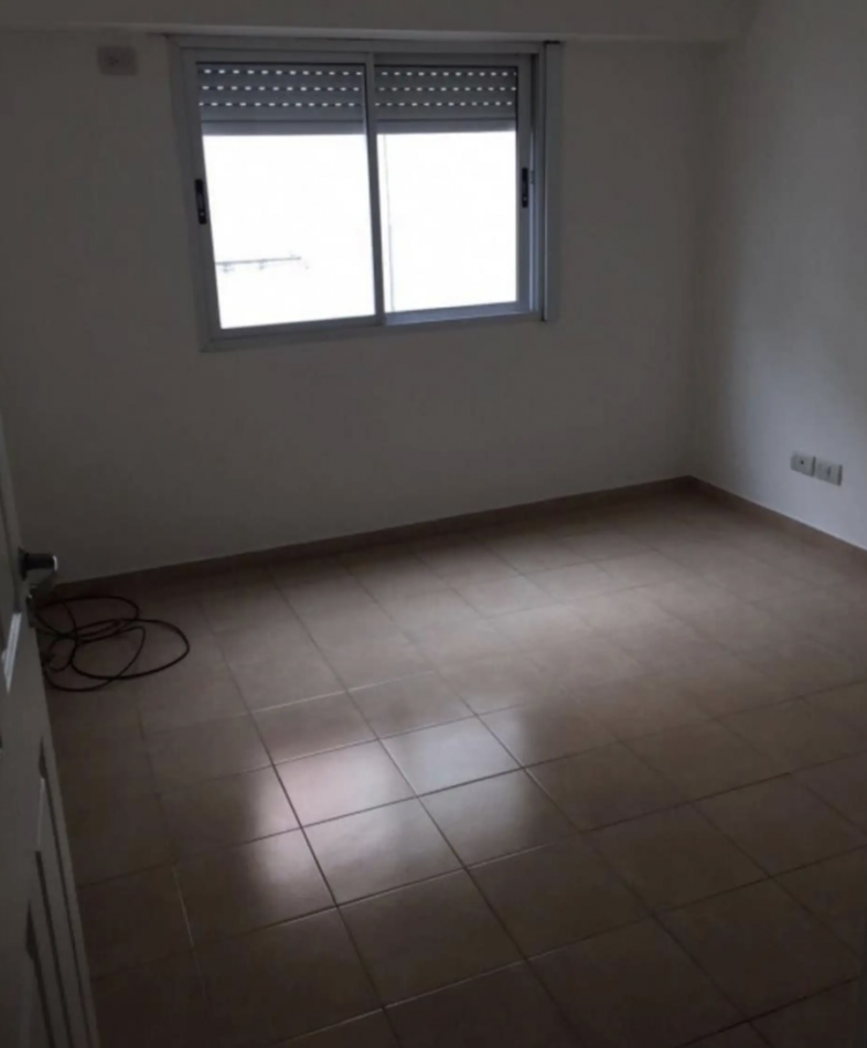 Oportunidad en Liniers - Departamento 2 Ambientes con Patio y Bajas Expensas