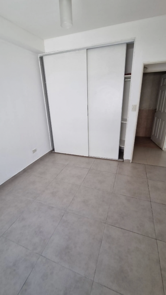 Oportunidad en Liniers - Departamento 2 Ambientes con Patio y Bajas Expensas