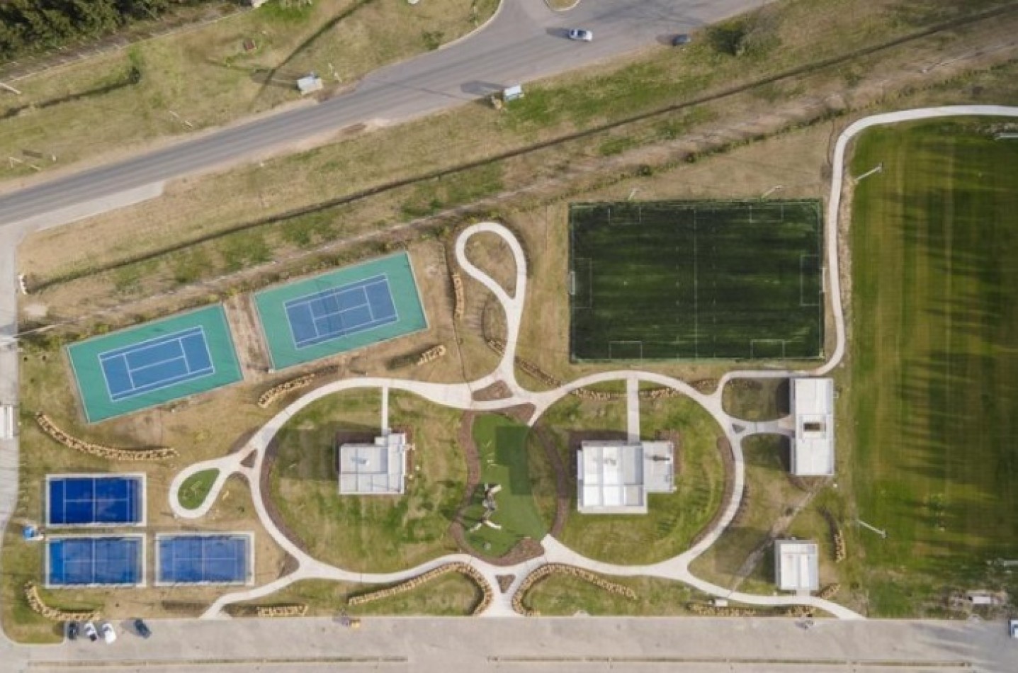 LOTE FRENTE A LA LAGUNA - EN VENTA - BARRIO LAS VICTORIAS