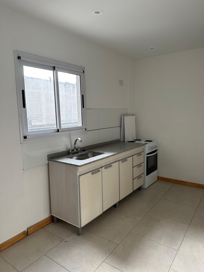 DEPTO 2 AMBIENTES CON BALCON - EN VENTA CON RENTA