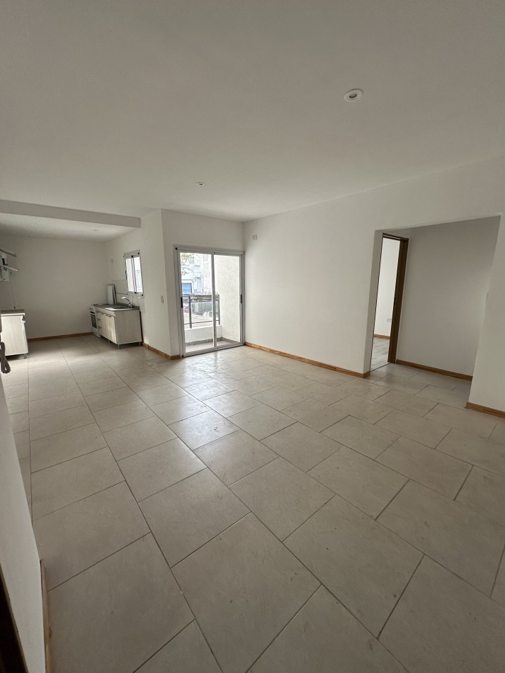 DEPTO 2 AMBIENTES CON BALCON - EN VENTA CON RENTA