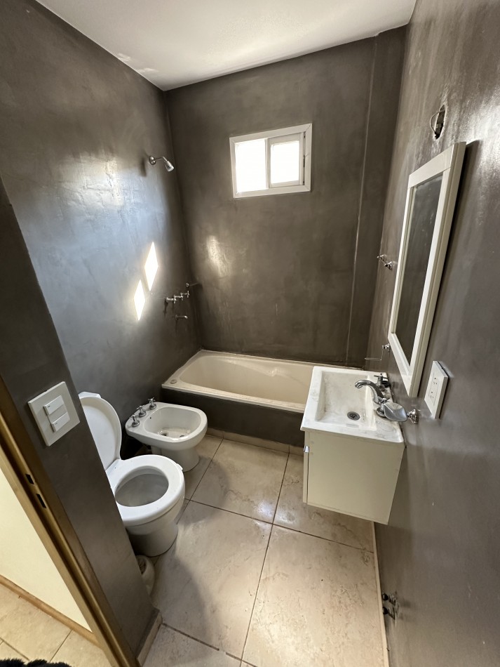 DEPTO 2 AMBIENTES CON BALCON - EN VENTA CON RENTA