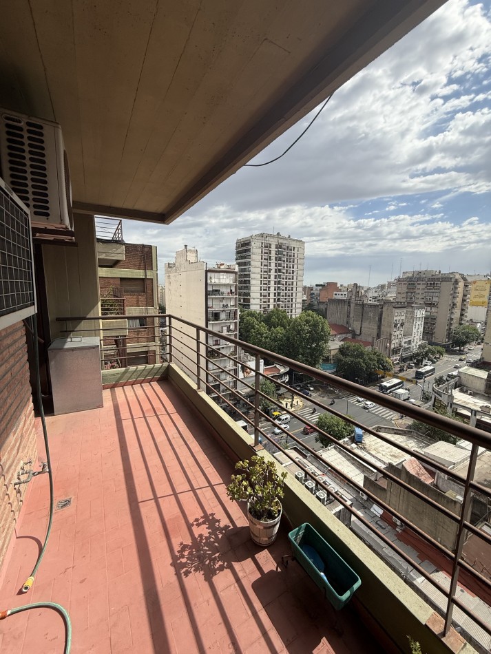 3 Ambientes con Balcon + Cochera en Flores | Piso Alto Super Luminoso