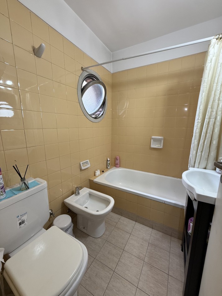 3 Ambientes con Balcon + Cochera en Flores | Piso Alto Super Luminoso