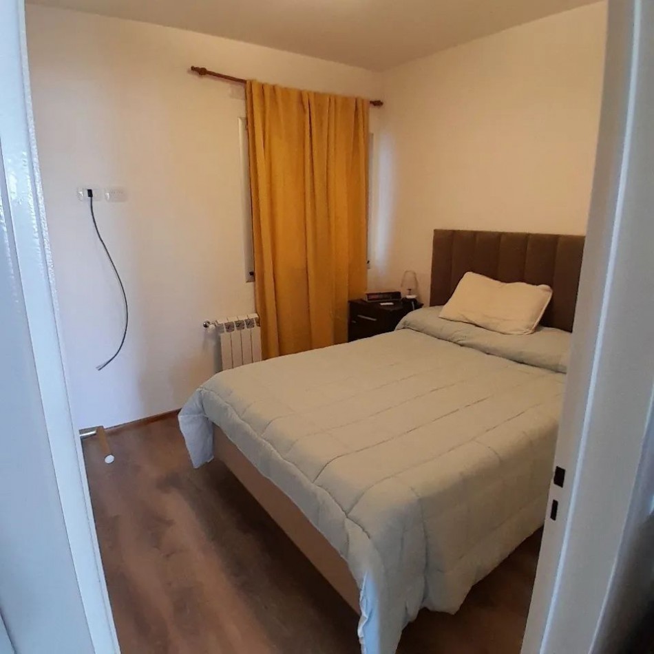 DEPTO 2 AMB EN VENTA CASEROS CENTRO