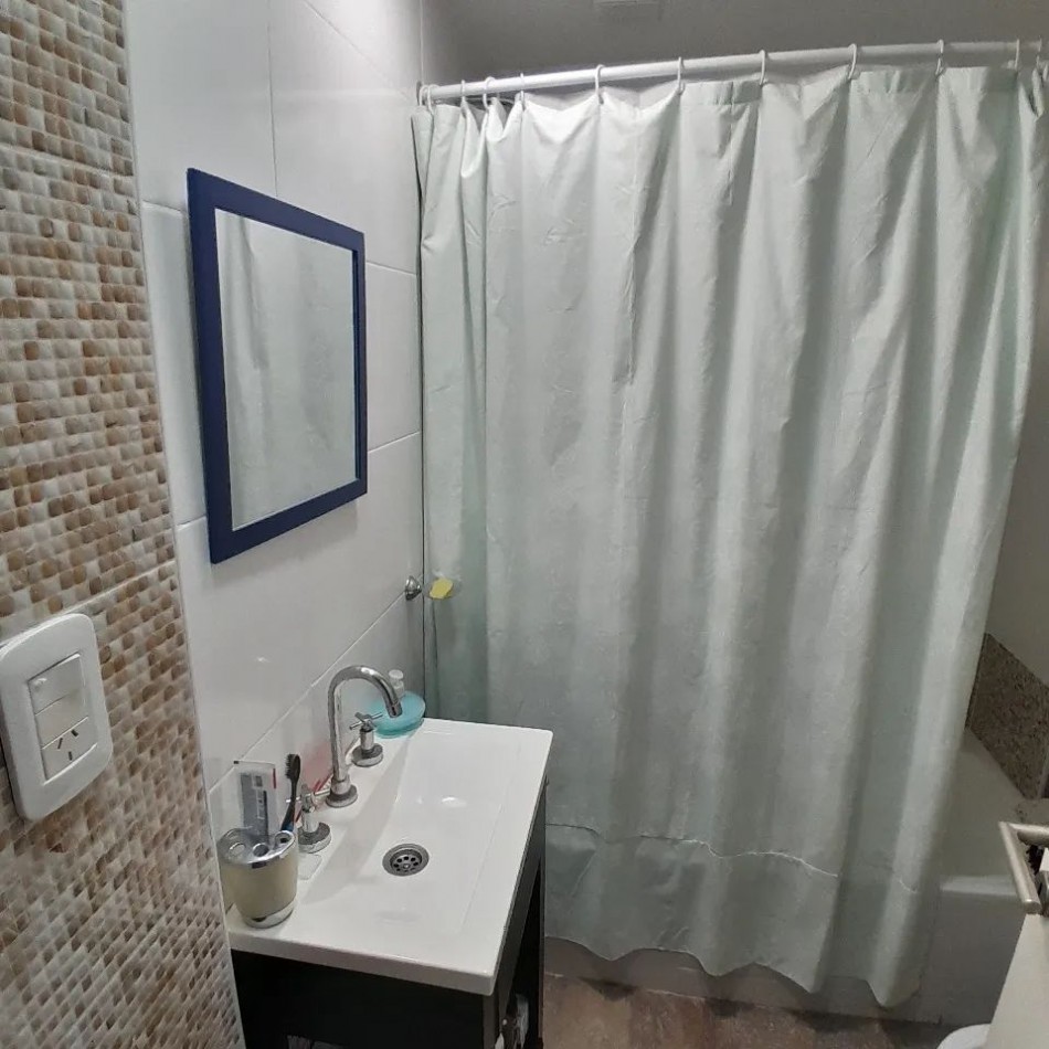 DEPTO 2 AMB EN VENTA CASEROS CENTRO