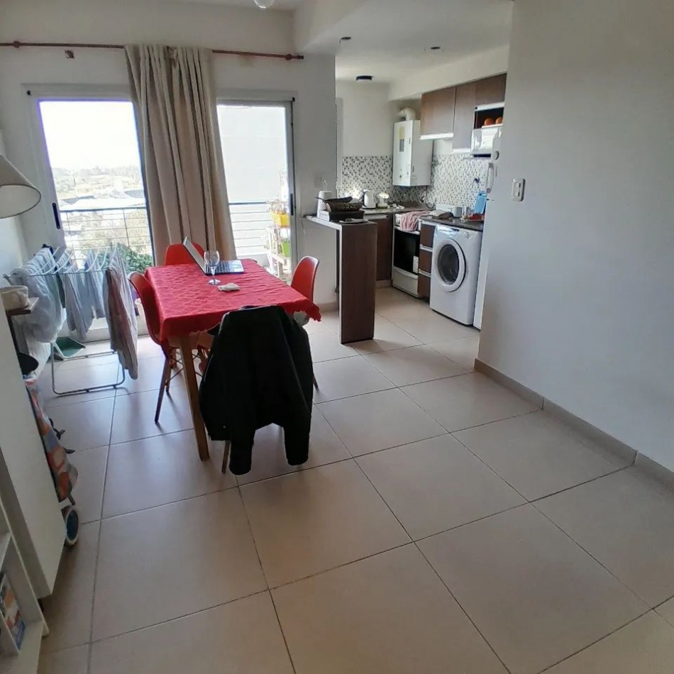 DEPTO 2 AMB EN VENTA CASEROS CENTRO