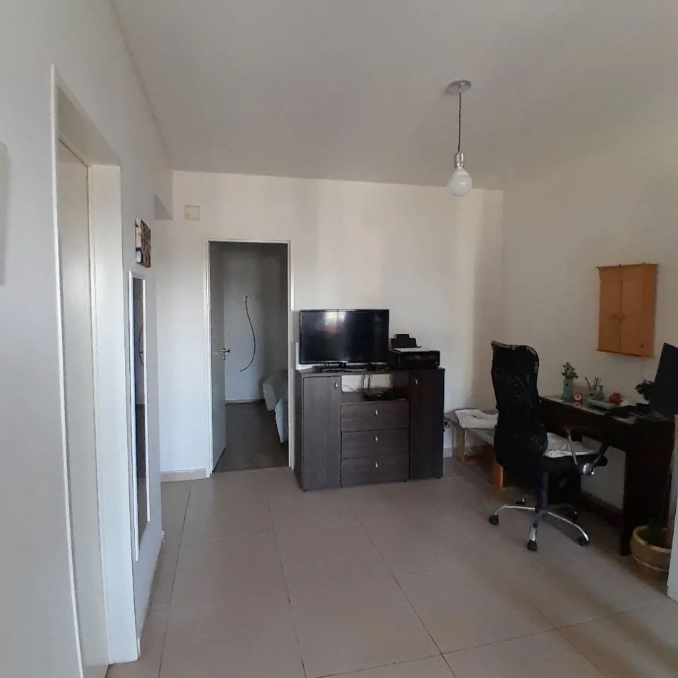 DEPTO 2 AMB EN VENTA CASEROS CENTRO