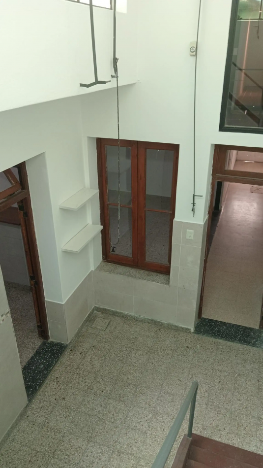 Venta de PH 2 ambientes, con patio, terraza y entrada independiente. Excelente ubicacion. Bajas expensas. Gran oportunidad.