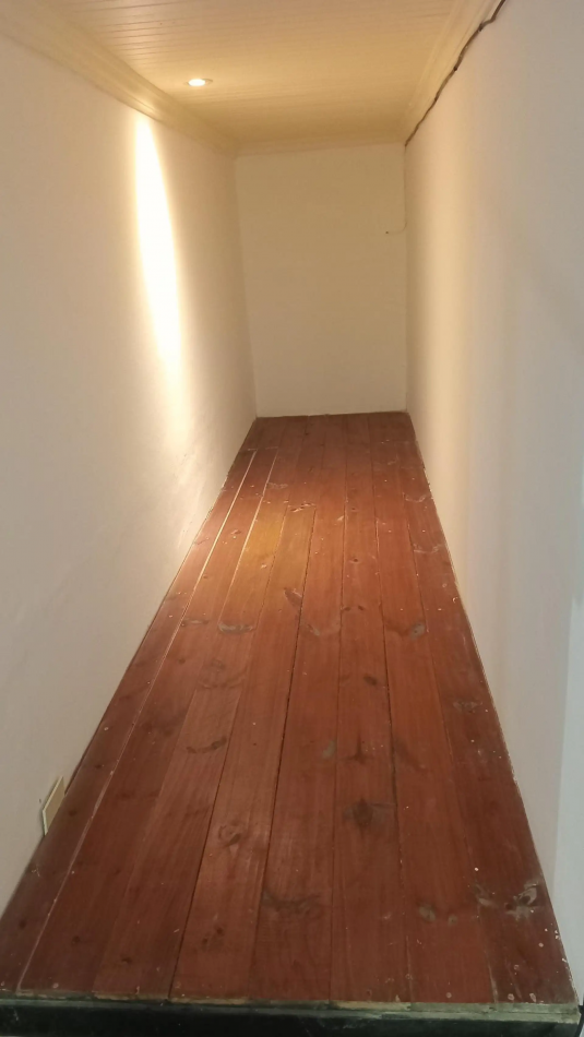 Venta de PH 2 ambientes, con patio, terraza y entrada independiente. Excelente ubicacion. Bajas expensas. Gran oportunidad.