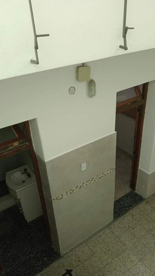 Venta de PH 2 ambientes, con patio, terraza y entrada independiente. Excelente ubicacion. Bajas expensas. Gran oportunidad.