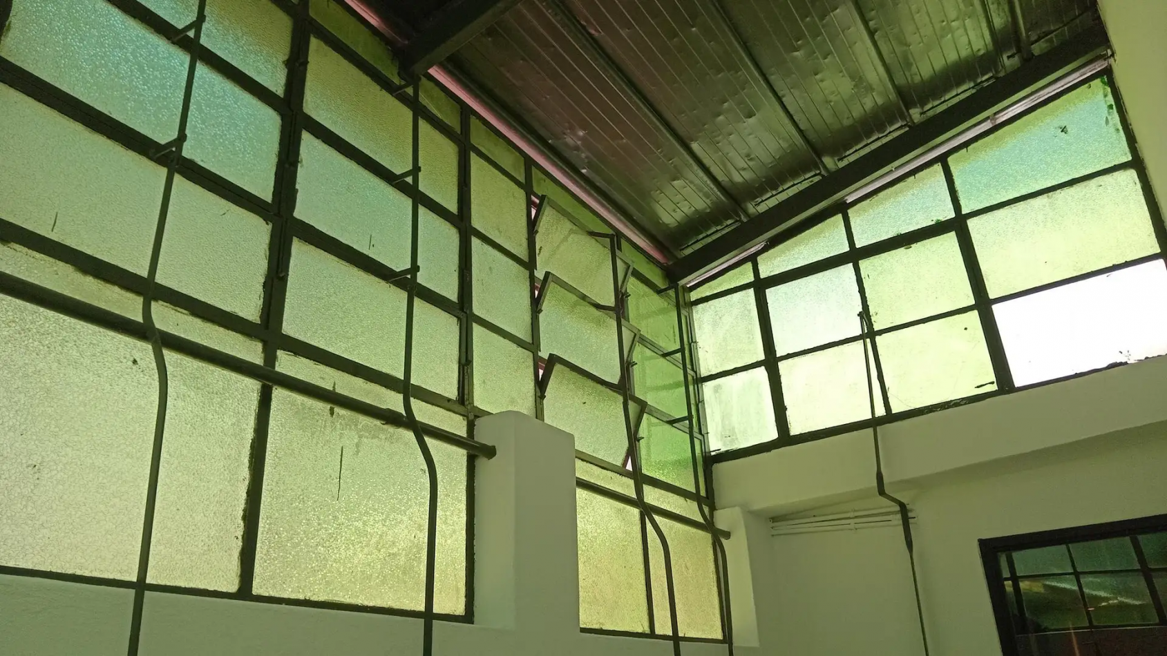 Venta de PH 2 ambientes, con patio, terraza y entrada independiente. Excelente ubicacion. Bajas expensas. Gran oportunidad.