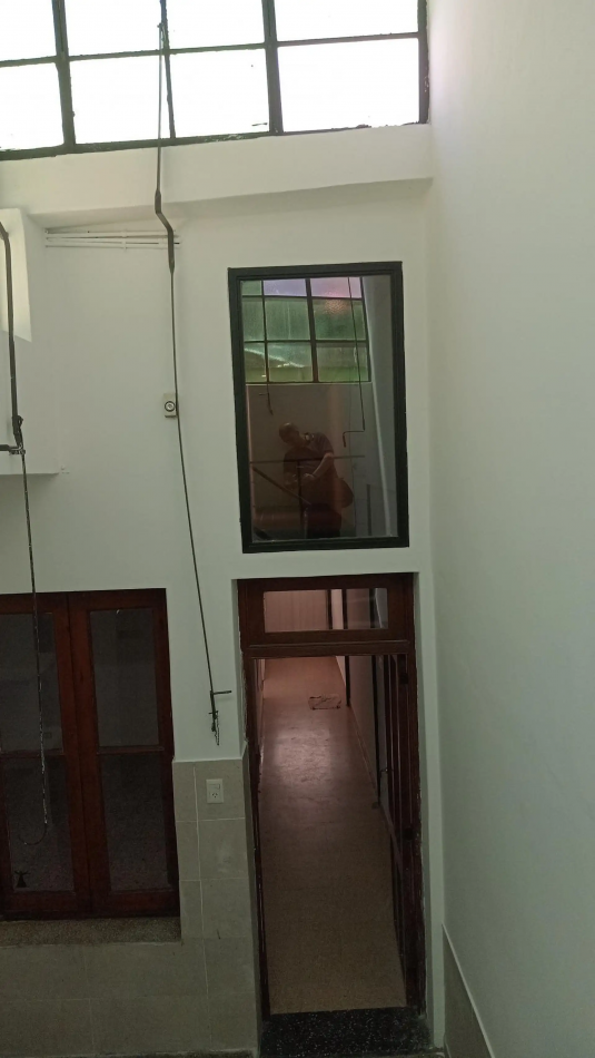 Venta de PH 2 ambientes, con patio, terraza y entrada independiente. Excelente ubicacion. Bajas expensas. Gran oportunidad.