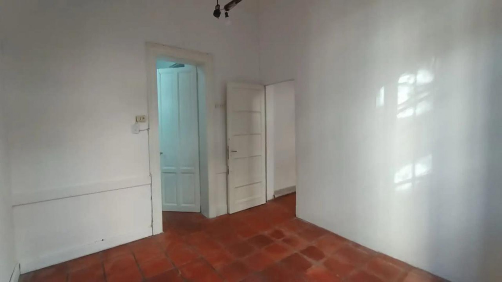 PH de 5 Ambientes con Patio y Amplios Espacios - Excelente Ubicacion en San Cristobal