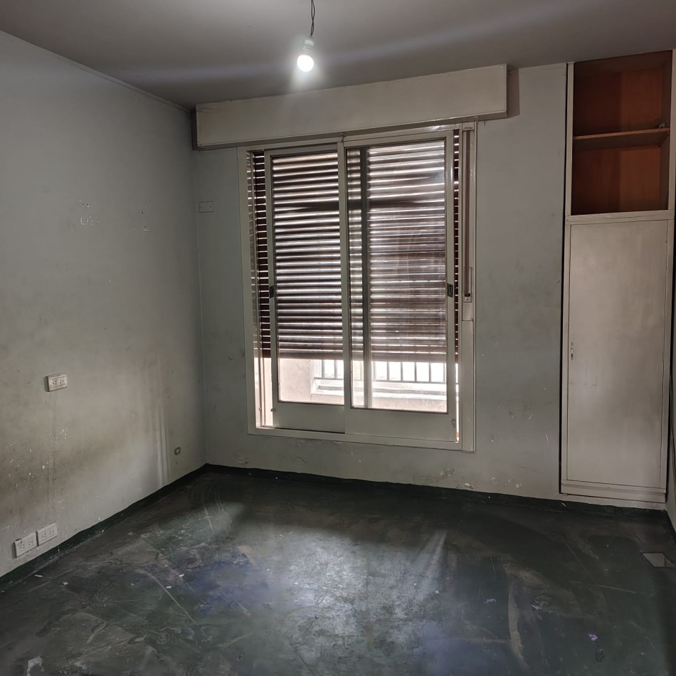 VENTA PH CIUDADELA A REFACCIONAR