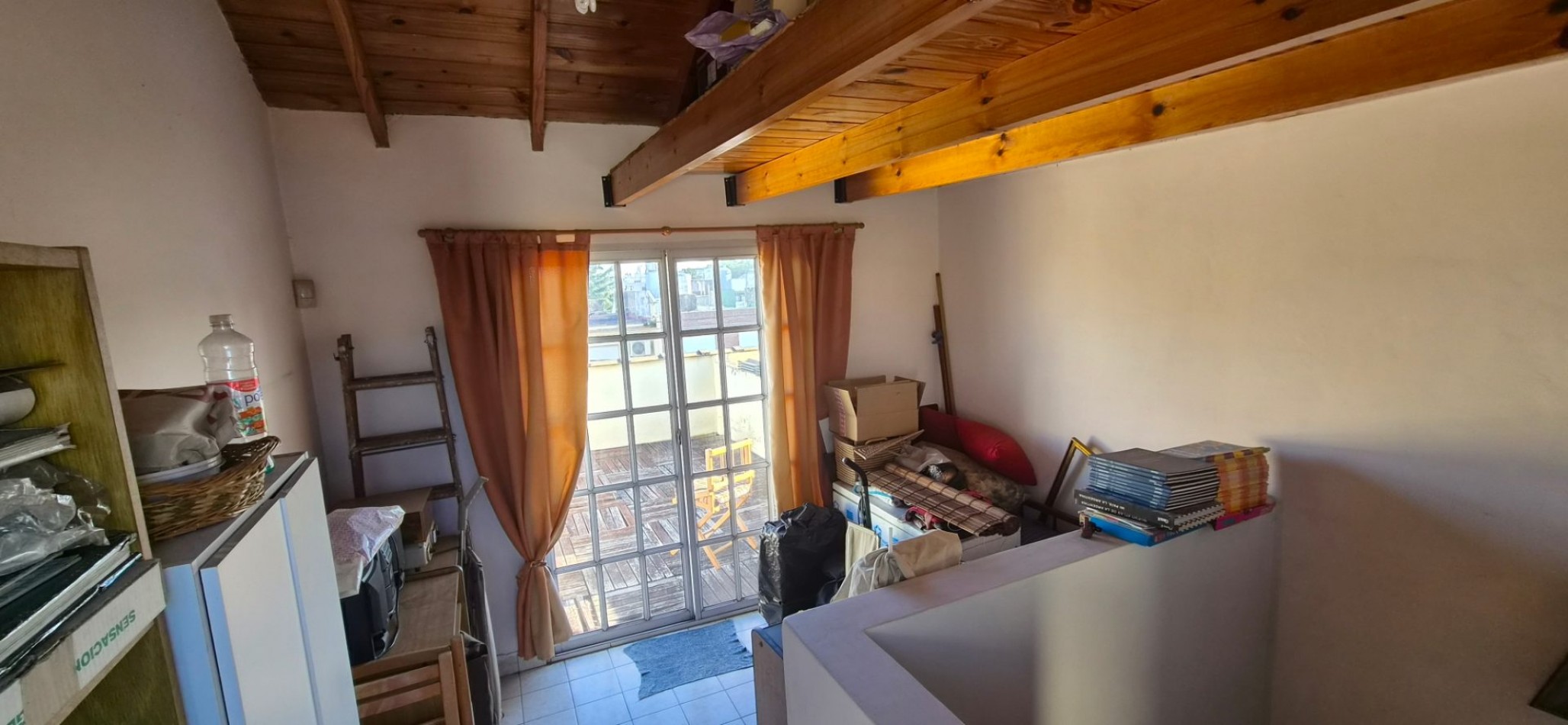 Triplex de 4 Ambientes con Cochera, Patio, Parrilla y Terrazas Propias