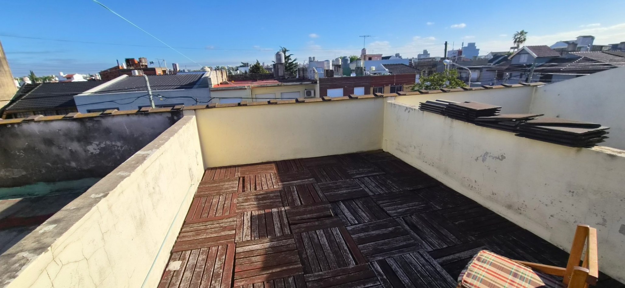 Triplex de 4 Ambientes con Cochera, Patio, Parrilla y Terrazas Propias